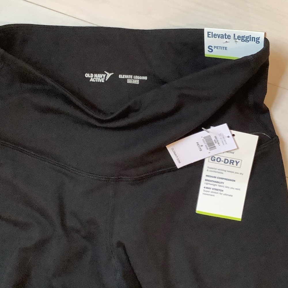New Old Navy Black Crop Go-Dry Elevate Leggings Small Petite